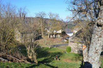 Ausblick im Unterdorf mit Kapelle